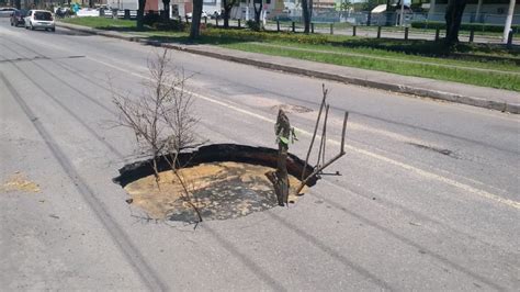 Sua Rua Est Cheia De Buracos Como Denunciar Sab Brasil Prote O