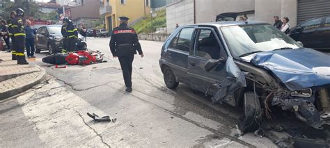 Pratola Peligna Incidente Tra Moto E Automobile Centauro Finisce In