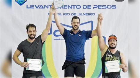 Araucariense levanta 268kg e é campeão da Copa Brasil Adulto de