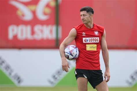 Prezes Bayernu M Wi Stanowcze Nie Transferowi Lewandowskiego Rmf