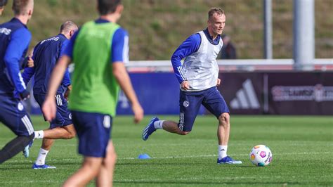 DurchGEklickt Das Erste Training Unter Der Leitung Von Karel Geraerts