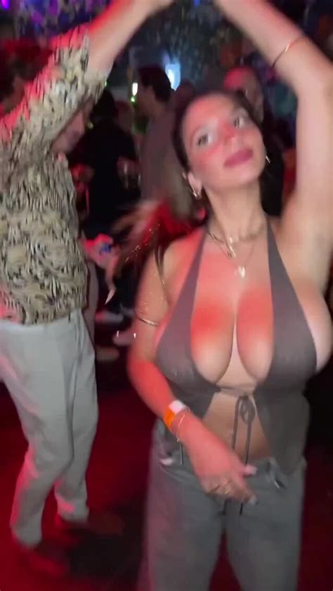 What S The Name Of This Girl With Big Tits Reply Namethatporn