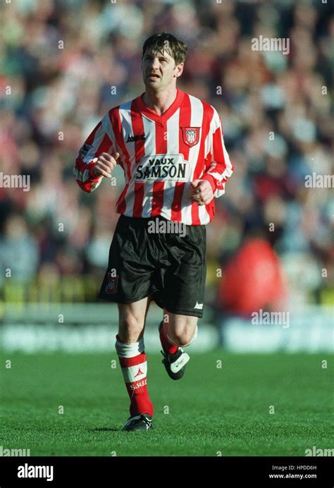 PAUL BRACEWELL SUNDERLAND FC 08 March 1997 Stock Photo - Alamy