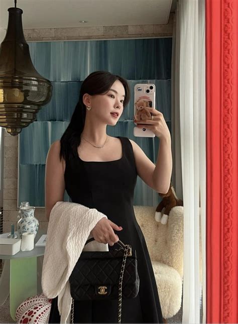 Hot girl nội y xứ Hàn xinh đẹp nóng bỏng tài giỏi hơn người