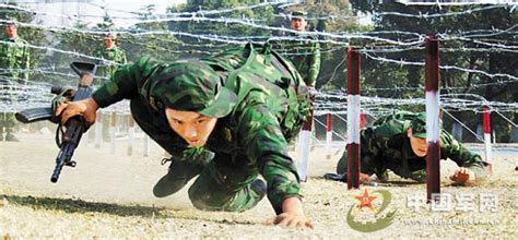 组图：解放军武警各军兵种着眼信息化战场练兵新浪军事新浪网