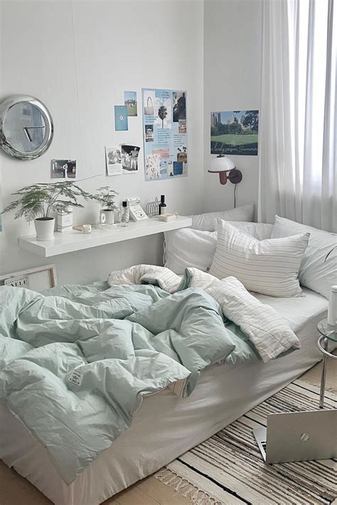 Minimalist Aesthetic Bedroom Inspiration | Cozy room decor, Room ...