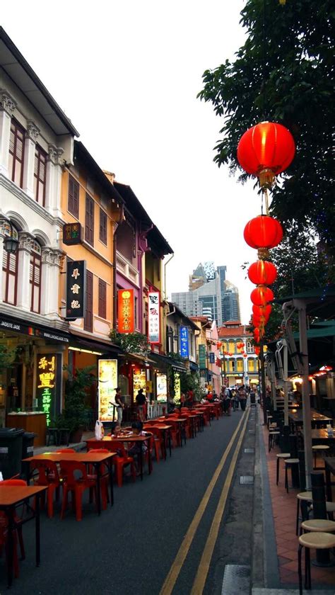 Discover Singapore - Traveler's Guide to Culture and Etiquette