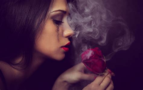 Red Lips Smoke Wallpaper