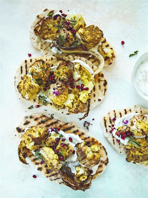 Vegetarische Flatbreads Met Geroosterde Bloemkool Delicious Magazine