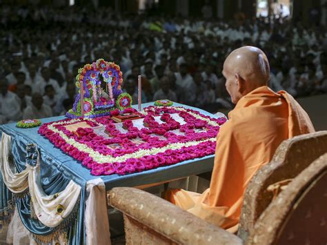 19 August 2016 Hh Mahant Swami Maharajs Vicharan Sarangpur India