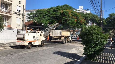 Come Am Obras De Pavimenta O Em Ruas Do Bairro Aparecida Em Santos