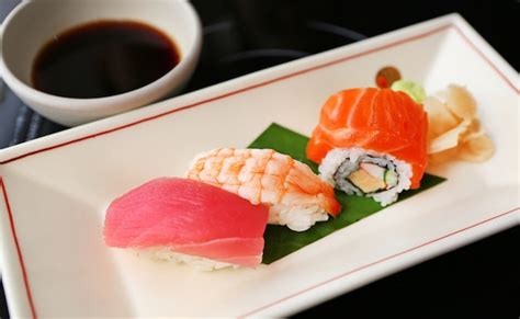 Premium Photo | Sushi tuna