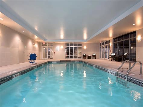 Holiday Inn Indianapolis Airport - Free Internet & More