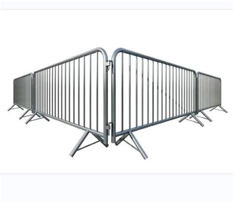 Powder Coated Finish Steel Barrier Interlocking Crowd Control Barricade