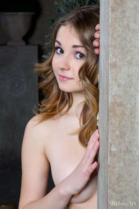 Blonde Teen Jeff Milton Displays Her Incredible Tight Body Just For You Porn Pictures XXX