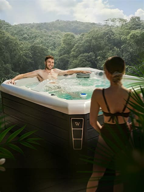 Hercules 6 Person Hot Tub With Lounger Wellis Hot Tubs