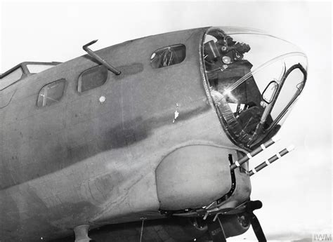asisbiz xb    flying fortress fitted   prototype bendix chin