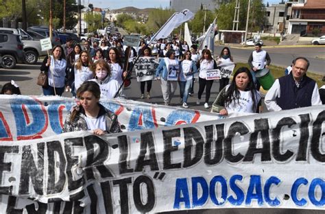 La ADOSAC volvió a movilizarse por un salario digno y repudiar causa