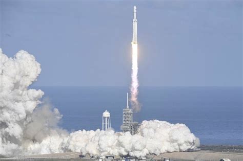 Astronomie La Super Fusée Spacex A Décollé Avec Succès Le Matin