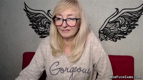 Amateur Blonde Mature Lady With Glasses IngritSno On Webcam