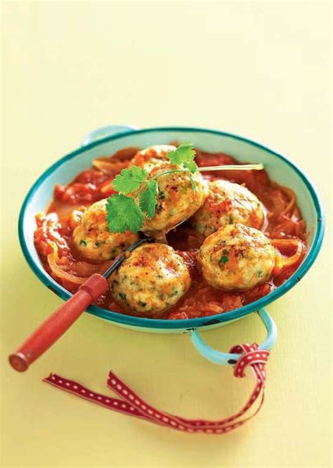 Recette boulettes de poisson épicées sauce tomate à la coriandre