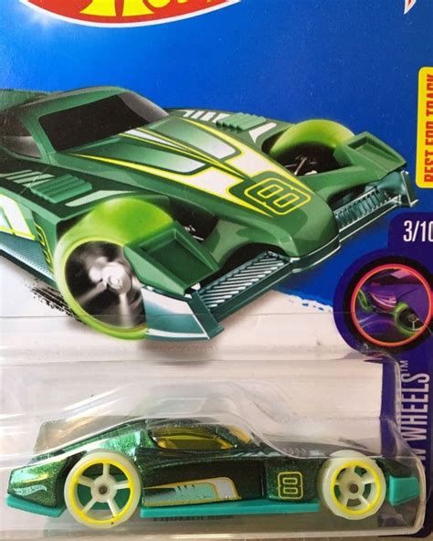 Hot Wheels 2016 Glow Wheels Formul8r Green Metallic Glow In The