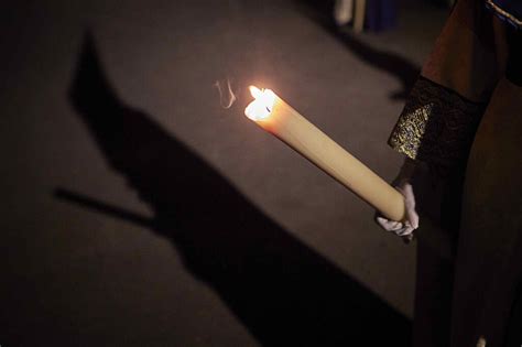 Las mejores fotos de la noche del Sábado Santo en Granada