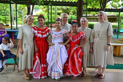 Villa Venezuela acoge a la superiora general Religiosas Pureza de María