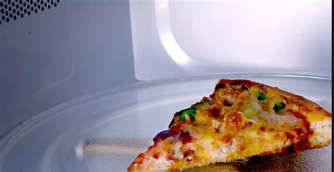 How To Reheat Pizza In Microwave Reheating A Pizza