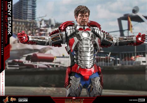 Hot Toys Celebrates Th Movie Masterpiece With Iron Man Tony Stark Figure Brutalgamer