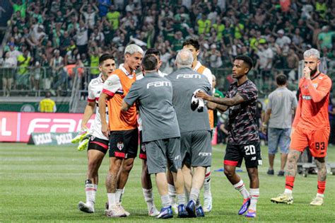 Jogadores De Palmeiras E S O Paulo Se Envolvem Em Briga Generalizada