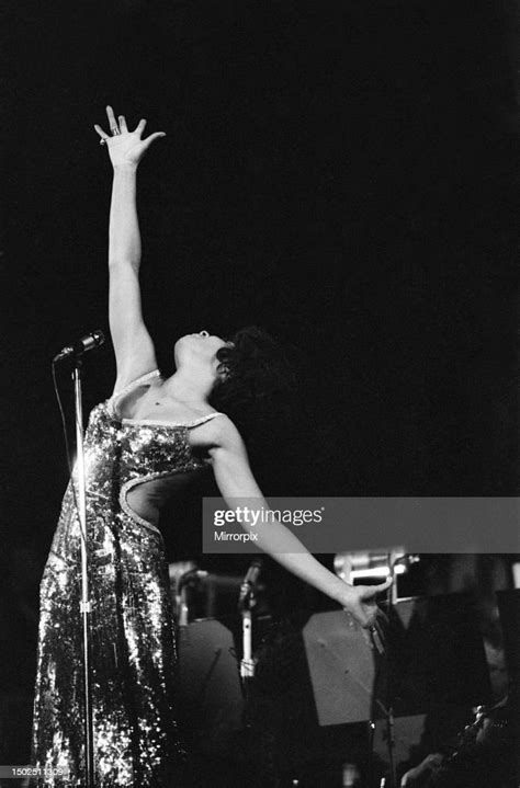 Shirley Bassey Performing On Stage In Concert At Newcastle City Hall