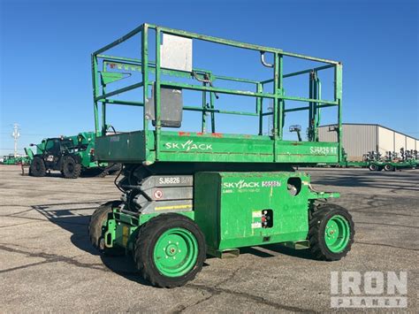 2014 Skyjack SJ6826 RT Dual Fuel Scissor Lift In Joplin Missouri