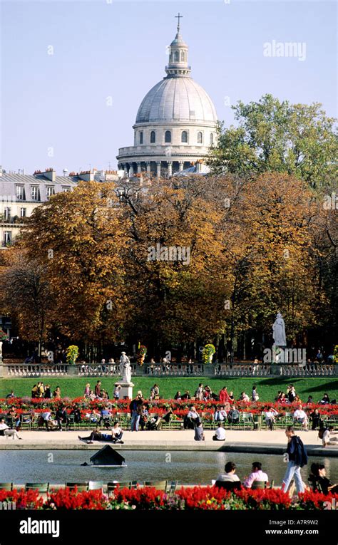 France, Paris, Luxembourg Gardens, large pool with the Pantheon in the ...