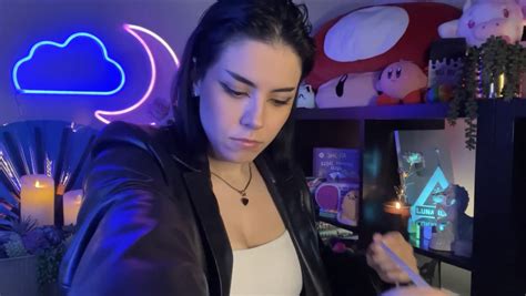 Luna Bloom LunaBloomASMR Daisylunablossom Nude Leaks OnlyFans OnlyFans Fapellino