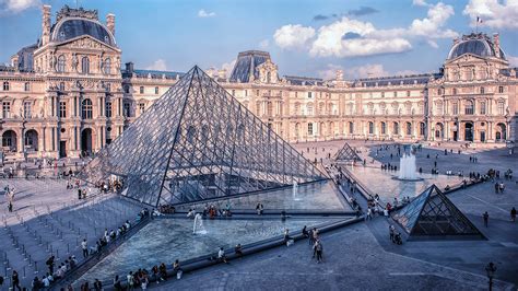 Viajando a Través de la Historia y el Arte en los Museos: Museo del Louvre