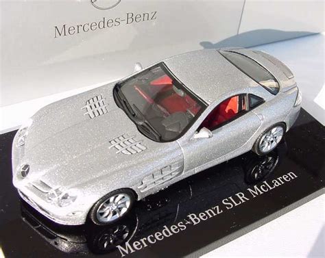 Mercedes Benz Slr Mclaren Crystal Laurit Silver Auf Poliertem Sockel