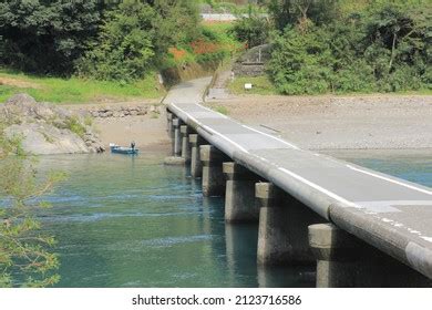 Nagaoi Submersible Bridge Shimanto River Kochi Stock Photo (Edit Now) 2123716586