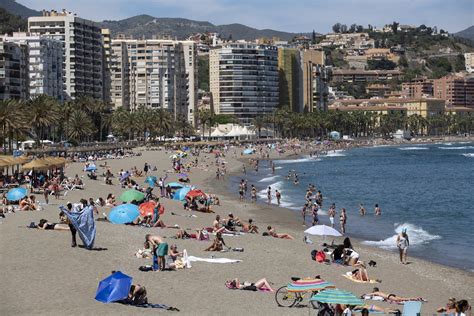 Andaluc A Prev Un Verano De R Cord Con Millones De Turistas