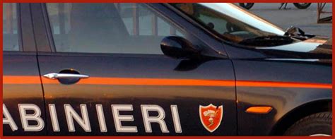 Padre Rifiuta La Relazione Gay Della Figlia E Accoltella Lei E La Compagna Volete Morire