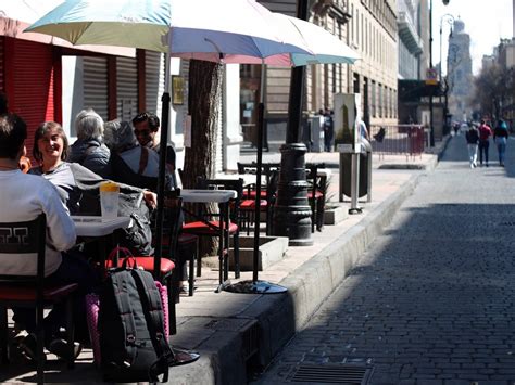 La Jornada Priva Uso De Banquetas En Reapertura De Restaurantes