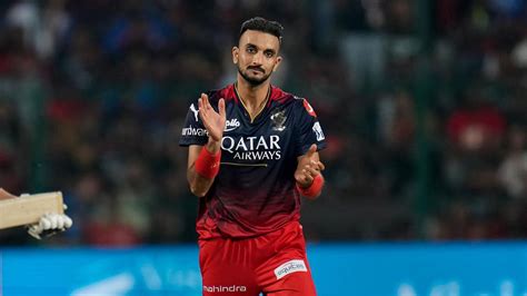 Ipl 2023 Harshal Patel Completes 100 Ipl Wickets Faf Du Plessis