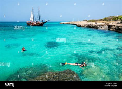 Snorkeling tour off Malmok Beach, Aruba Stock Photo - Alamy