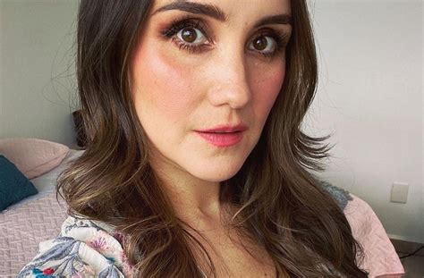 Dulce María presume su embarazo con tiernas fotos Ya se mueve Fama