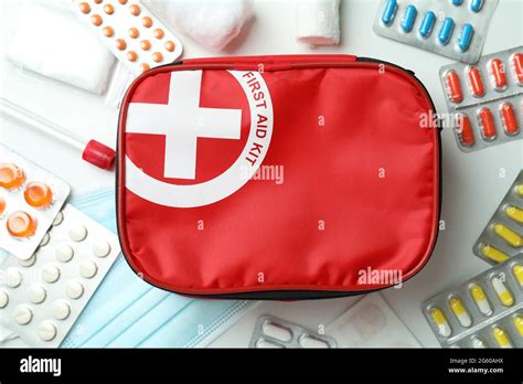 First Aid Kit Box Open Hi Res Stock Photography And Images Alamy