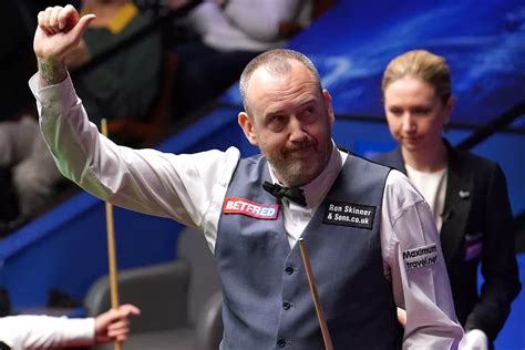 World Snooker Championship news: Mark Williams rolls back the years to ...