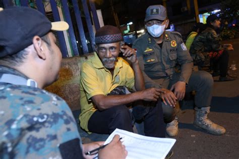 Regsosek Night BPS Jabar Data Tunawisma Di Terminal Cicaheum