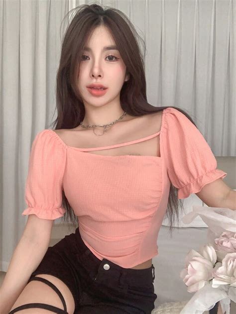 DAZY Kpop Solid Puff Sleeve Asymmetrical Hem Crop Tee SHEIN USA