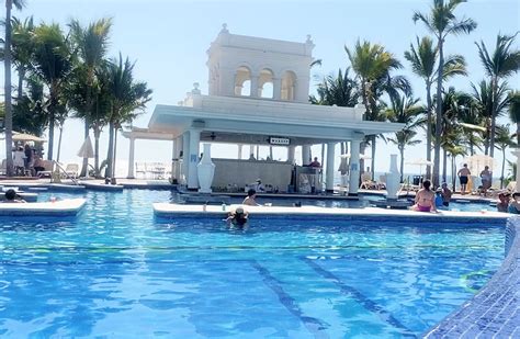 Riu Palace Pacifico Review: Is This All-Inclusive Resort Worth It?