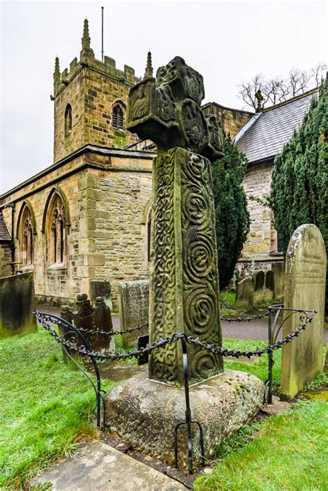 Churchyard Cross Ian Capper Cc By Sa 2 0 Geograph Britain And Ireland